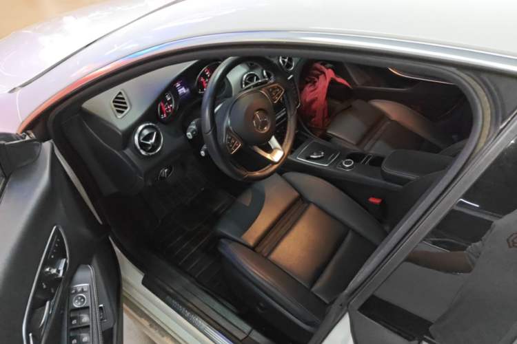 Used Mercedes-Benz CLA 2018 CLA 200 Style Edition Driver Seat
