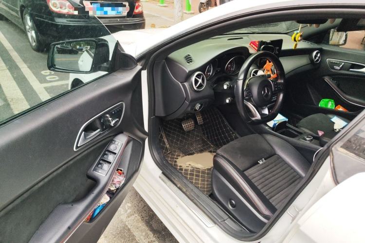 Used Mercedes-Benz CLA 2018 CLA 220 4MATIC Driver Seat