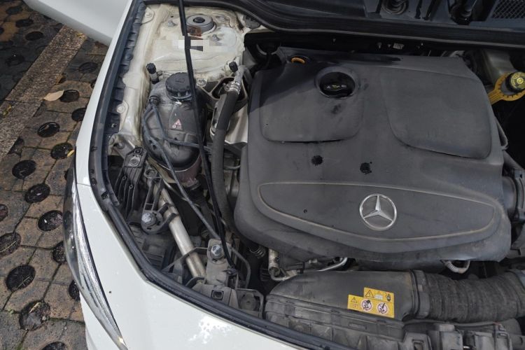 Used Mercedes-Benz CLA 2018 CLA 220 4MATIC Engine Bay Right