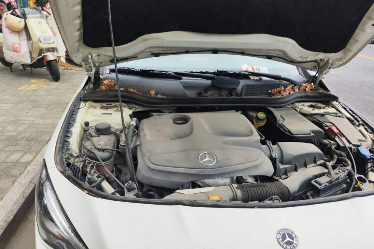 Used Mercedes-Benz CLA 2018 CLA 220 4MATIC Engine Bay Right