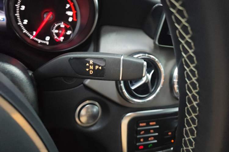 Used Mercedes-Benz CLA 2018 CLA 200 Style Edition Gear Lever