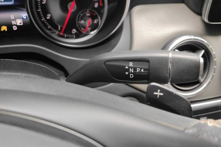 Used Mercedes-Benz CLA 2018 CLA 200 Style Edition Gear Lever