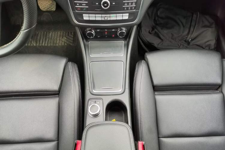 Used Mercedes-Benz CLA 2018 CLA 200 Style Edition Gear Lever