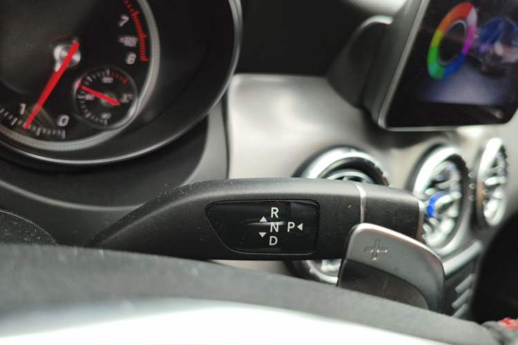 Used Mercedes-Benz CLA 2018 CLA 220 4MATIC Gear Lever