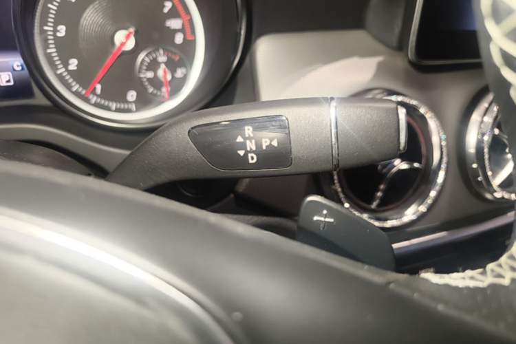 Used Mercedes-Benz CLA 2018 CLA 200 Style Edition Gear Lever