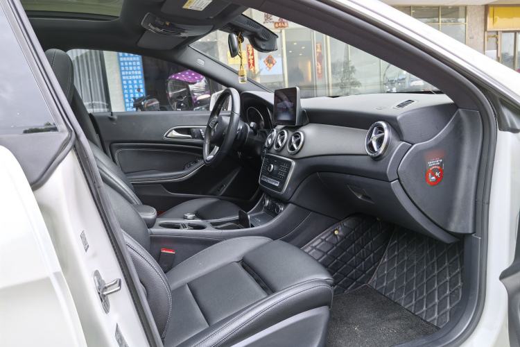 Used Mercedes-Benz CLA 2018 CLA 200 Style Edition Interior 2
