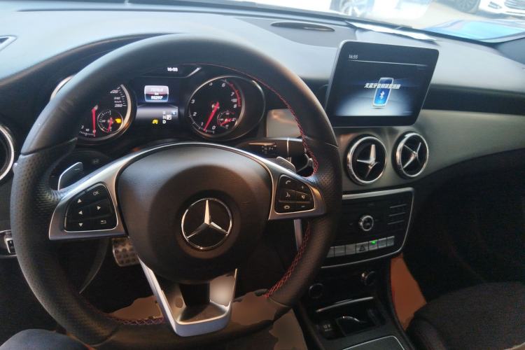 Used Mercedes-Benz CLA 2018 CLA 220 4MATIC Interior 2