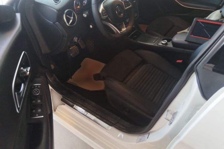 Used Mercedes-Benz CLA 2018 CLA 220 4MATIC Interior 3