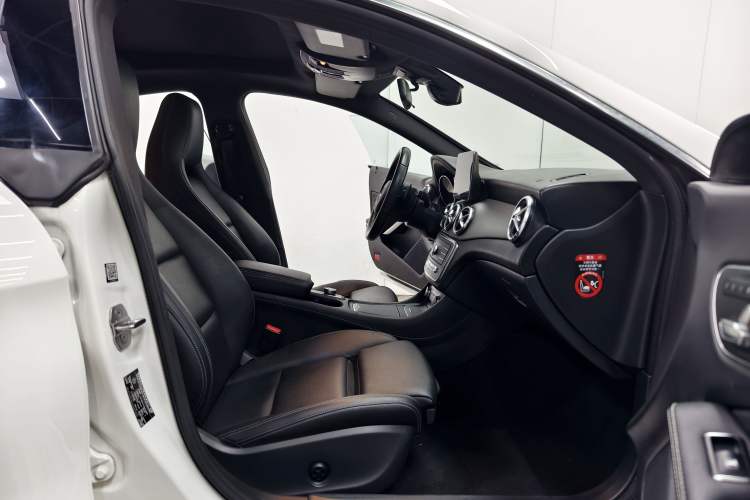Used Mercedes-Benz CLA 2018 CLA 200 Style Edition Interior 7