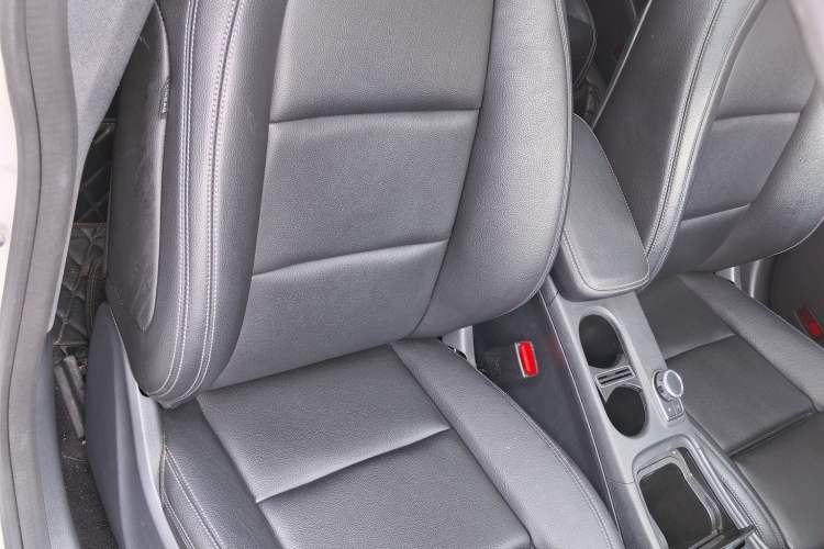 Used Mercedes-Benz CLA 2018 CLA 200 Style Edition Interior 8
