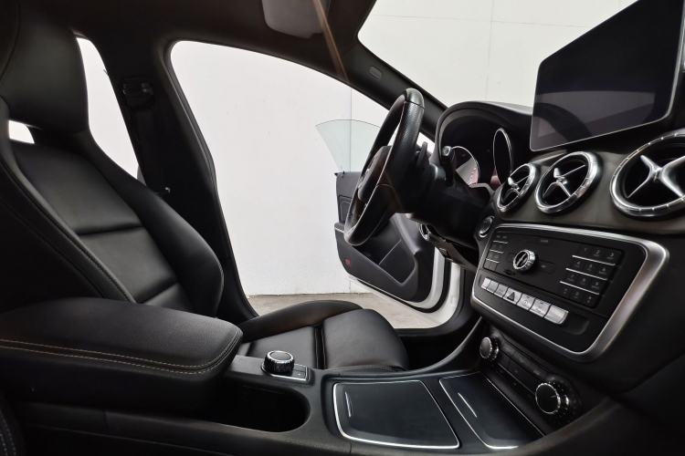Used Mercedes-Benz CLA 2018 CLA 200 Style Edition Interior 8