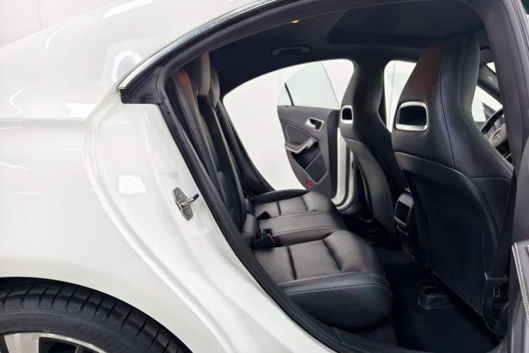 Used Mercedes-Benz CLA 2018 CLA 200 Style Edition Interior 9
