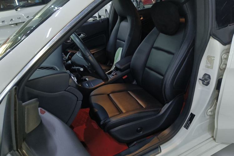 Used Mercedes-Benz CLA 2018 CLA 200 Style Edition Left Front Seat