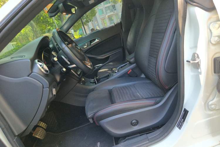 Used Mercedes-Benz CLA 2018 CLA 220 4MATIC Left Front Seat