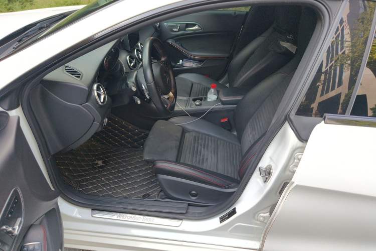 Used Mercedes-Benz CLA 2018 CLA 220 4MATIC Left Front Seat