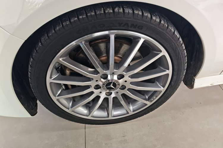 Used Mercedes-Benz CLA 2018 CLA 220 4MATIC Left Front Wheel Hub