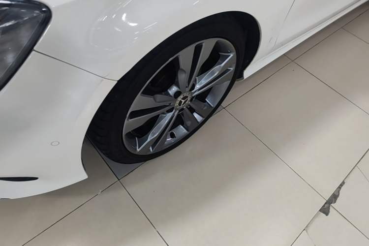 Used Mercedes-Benz CLA 2018 CLA 200 Sport Edition Left Front Wheel Hub