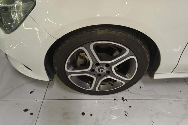 Used Mercedes-Benz CLA 2018 CLA 180 Left Front Wheel Hub