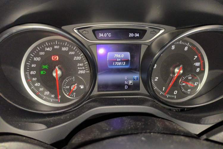 Used Mercedes-Benz CLA 2018 CLA 200 Style Edition Odometer Close Up