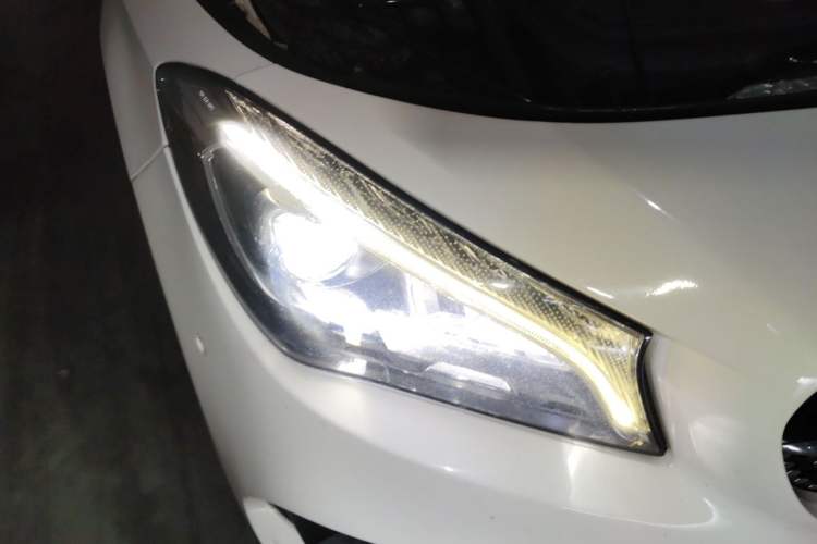 Used Mercedes-Benz CLA 2018 CLA 220 4MATIC Right Front Headlight