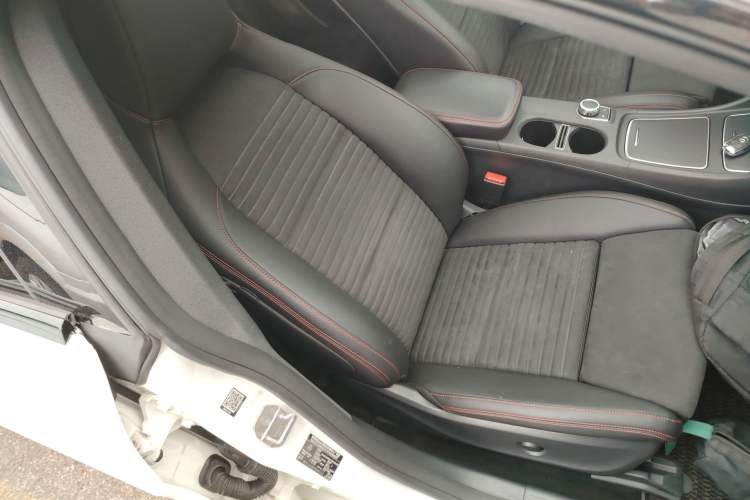 Used Mercedes-Benz CLA 2018 CLA 220 4MATIC Right Front Seat