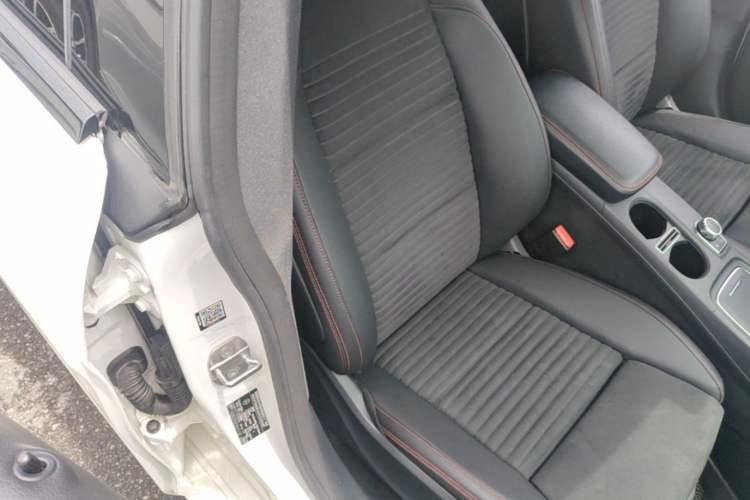 Used Mercedes-Benz CLA 2018 CLA 220 4MATIC Right Front Seat
