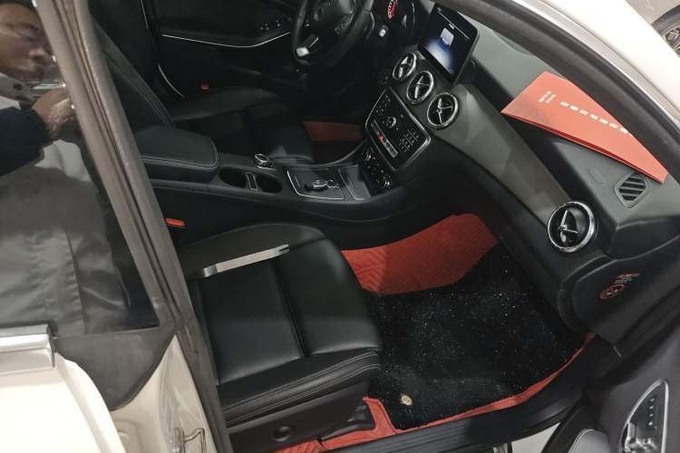 Used Mercedes-Benz CLA 2018 CLA 200 Style Edition Right Front Seat