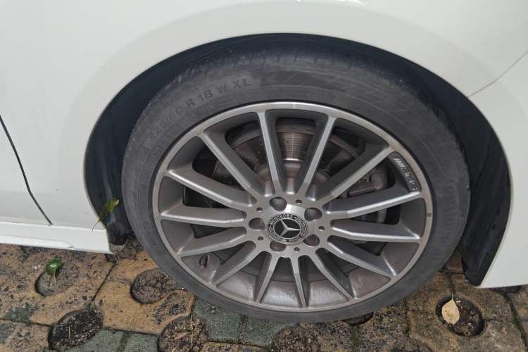 Used Mercedes-Benz CLA 2018 CLA 220 4MATIC Right Front Wheel Hub