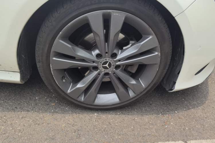 Used Mercedes-Benz CLA 2018 CLA 200 Sport Edition Right Front Wheel Hub