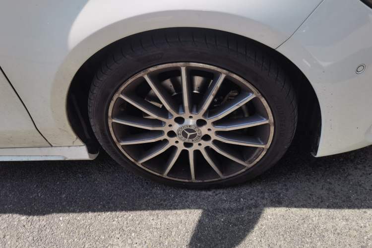 Used Mercedes-Benz CLA 2018 CLA 220 4MATIC Right Front Wheel Hub