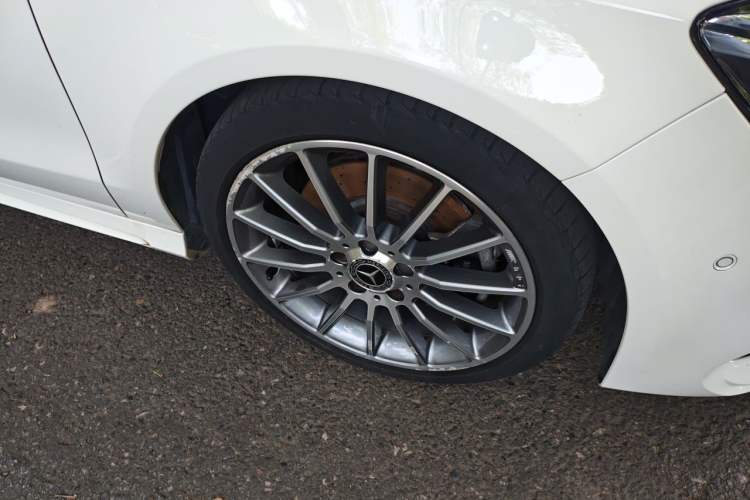 Used Mercedes-Benz CLA 2018 CLA 220 4MATIC Right Front Wheel Hub