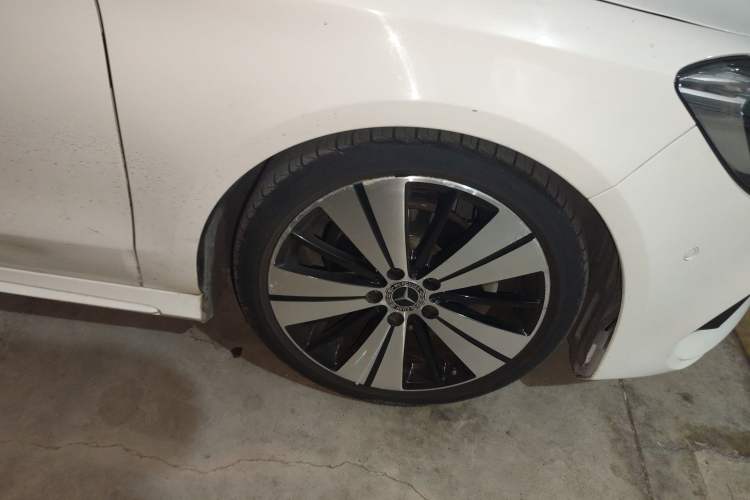 Used Mercedes-Benz CLA 2018 CLA 200 Style Edition Right Front Wheel Hub
