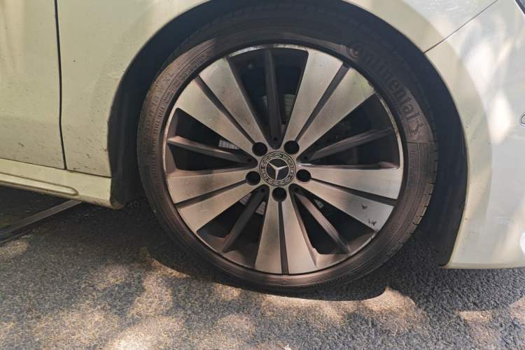 Used Mercedes-Benz CLA 2018 CLA 200 Style Edition Right Front Wheel Hub
