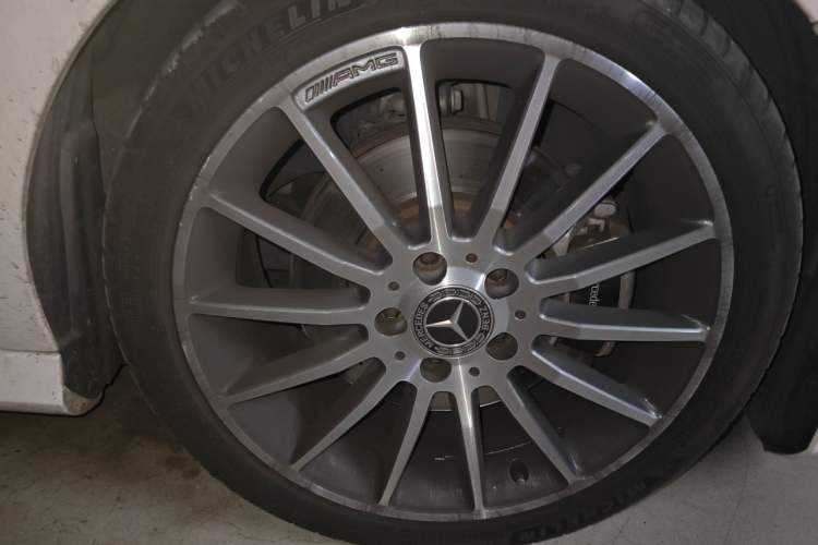 Used Mercedes-Benz CLA 2018 CLA 220 4MATIC Right Front Wheel Hub