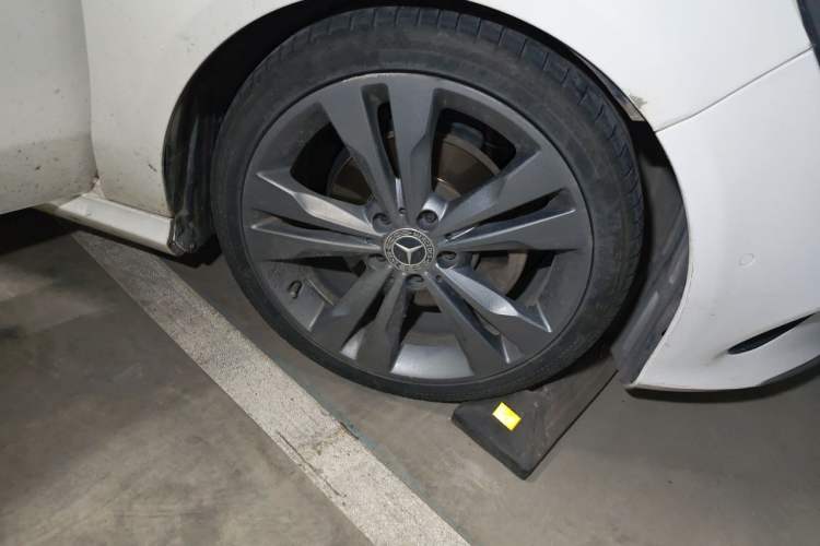 Used Mercedes-Benz CLA 2018 CLA 200 Sport Edition Right Front Wheel Hub