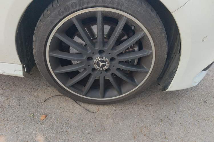 Used Mercedes-Benz CLA 2018 CLA 220 4MATIC Right Front Wheel Hub