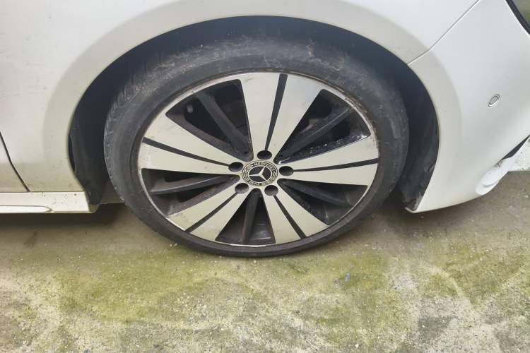Used Mercedes-Benz CLA 2018 CLA 200 Style Edition Right Front Wheel Hub