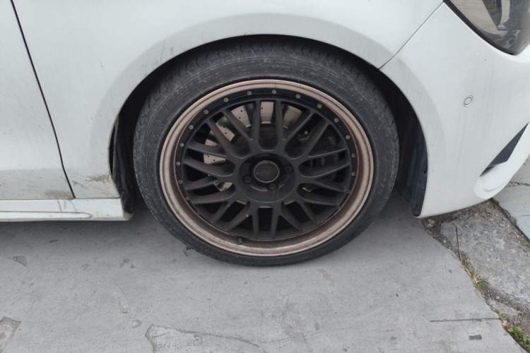 Used Mercedes-Benz CLA 2018 CLA 220 4MATIC Right Front Wheel Hub