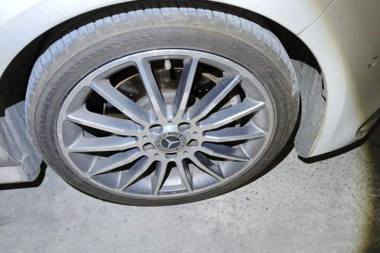 Used Mercedes-Benz CLA 2018 CLA 220 4MATIC Right Front Wheel Hub