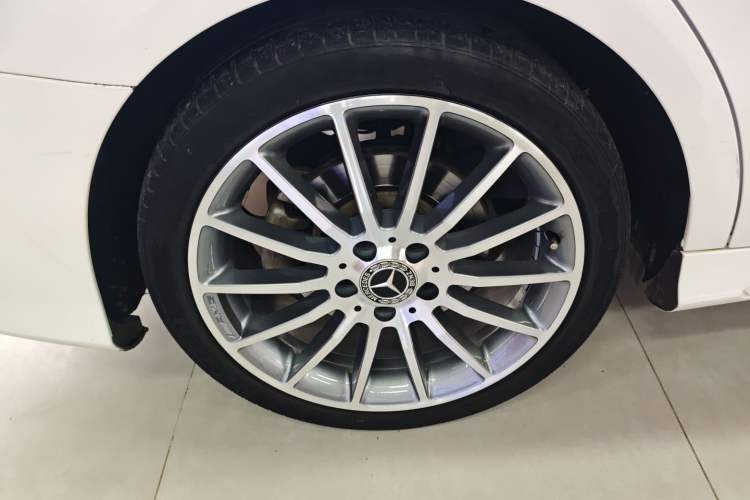 Used Mercedes-Benz CLA 2018 CLA 220 4MATIC Right Rear Wheel Hub