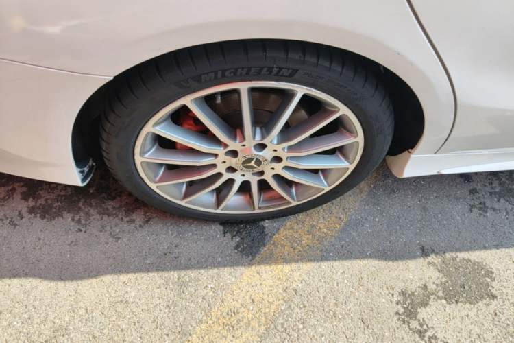 Used Mercedes-Benz CLA 2018 CLA 220 4MATIC Right Rear Wheel Hub