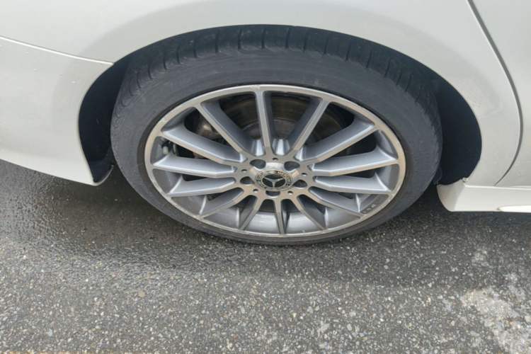 Used Mercedes-Benz CLA 2018 CLA 220 4MATIC Right Rear Wheel Hub