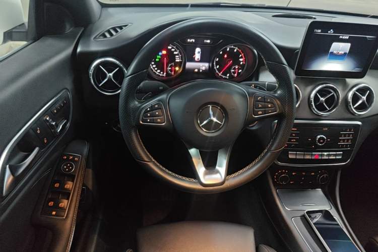 Used Mercedes-Benz CLA 2018 CLA 200 Style Edition Steering Wheel