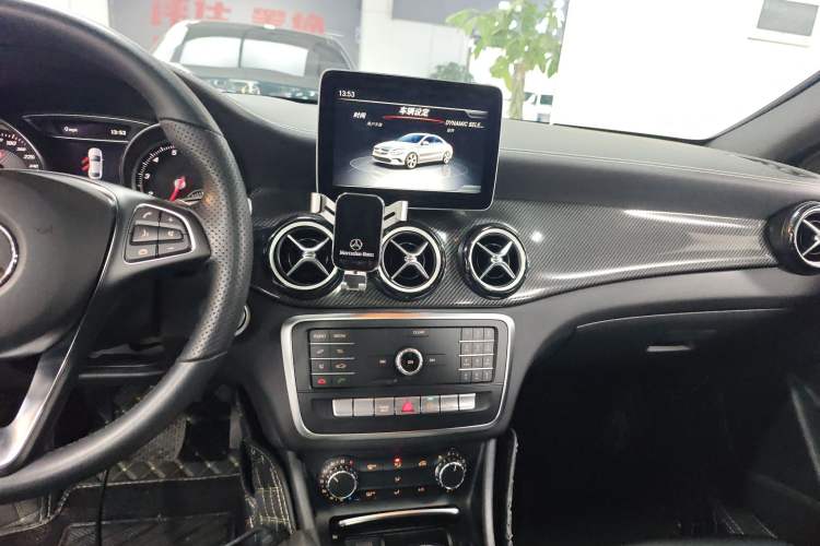 Used Mercedes-Benz CLA 2019 CLA 200 Night Edition Audio And AC Panel