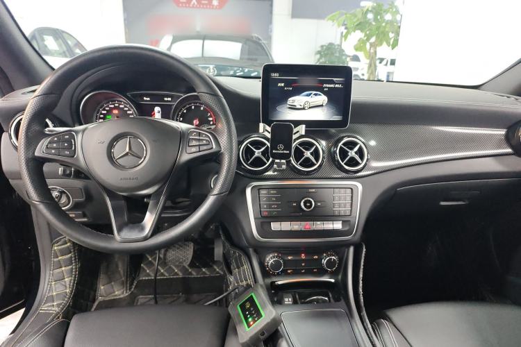 Used Mercedes-Benz CLA 2019 CLA 200 Night Edition Center Console