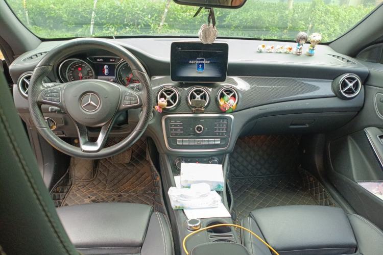 Used Mercedes-Benz CLA 2019 CLA 200 Night Edition Center Console