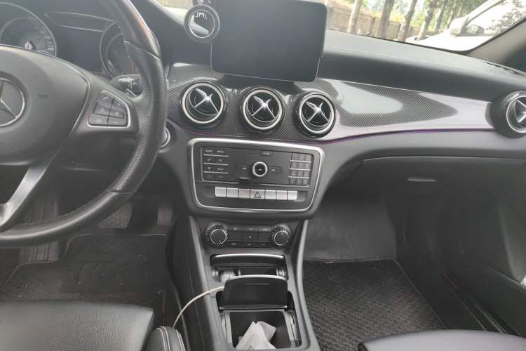 Used Mercedes-Benz CLA 2019 CLA 200 Night Edition Center Console
