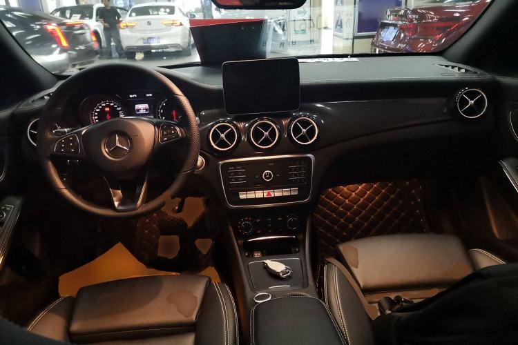 Used Mercedes-Benz CLA 2019 CLA 200 Night Edition Center Console