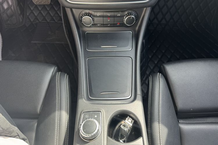Used Mercedes-Benz CLA 2019 CLA 200 Night Edition Interior 4