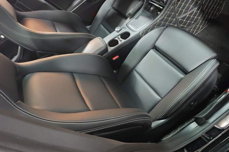 Used Mercedes-Benz CLA 2019 CLA 200 Night Edition Right Front Seat